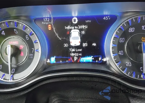 2016 Chrysler 300 Limited из США, поврежденный, VIN 2C3CCARG4GH311547